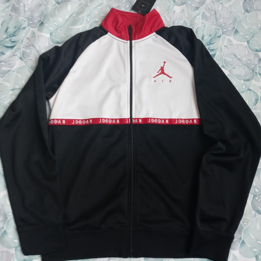 Boys Nike Air Jordan Jacket. Black, Red and White Size XL.